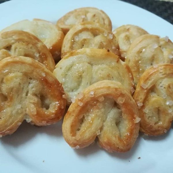 Full Box KHALIFA BAKERS SPECIAL FRENCH HEARTS